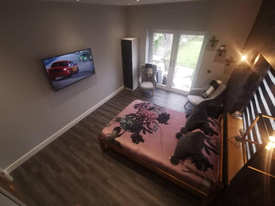 Beautiful Masons Hideaway Studio Apartment Bridgend  Exteriér fotografie